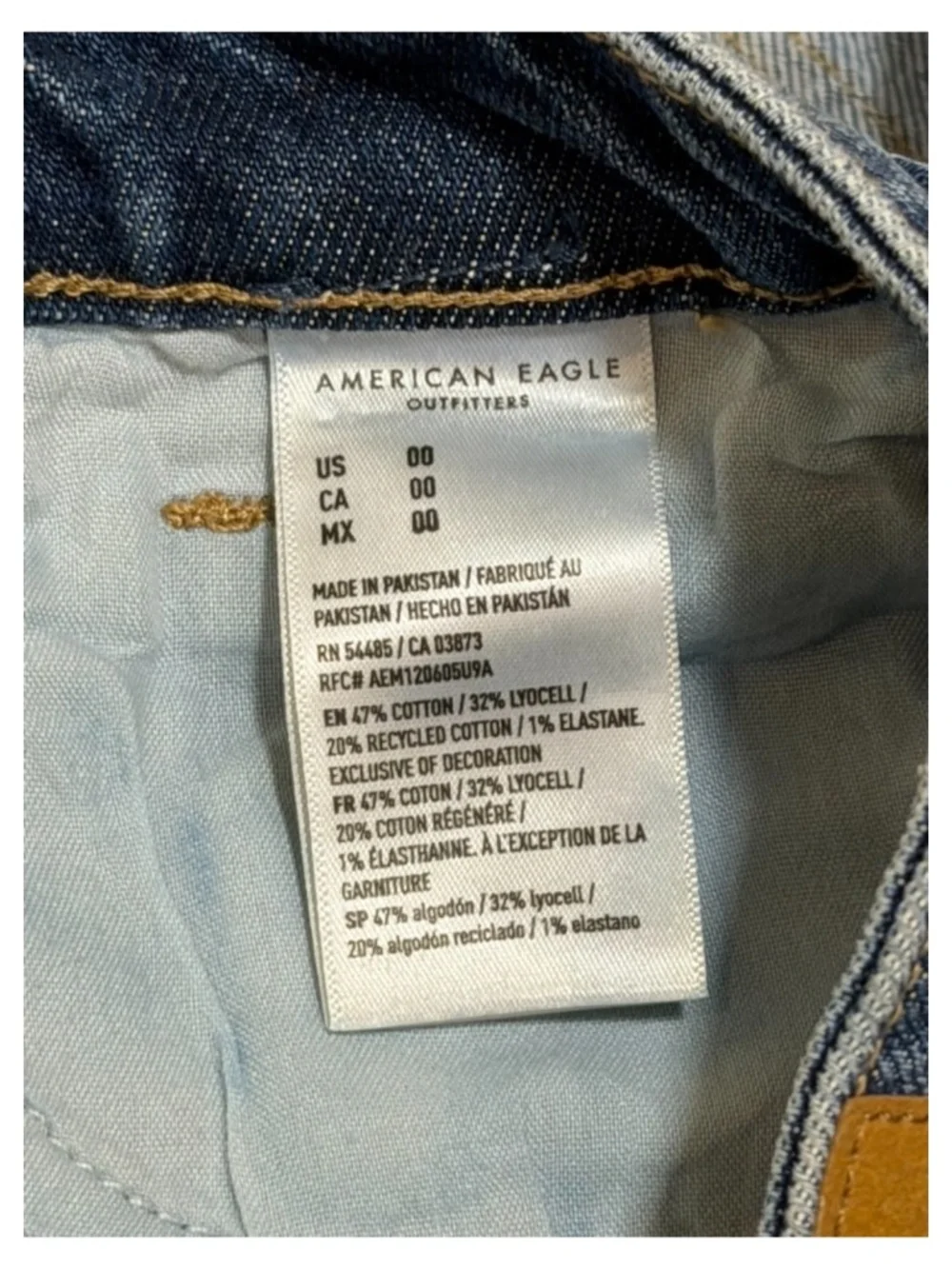 AMERICAN EAGLE OUTFITTERS Perfect Stretch Shortie Darker Wash Stretch 00 24W NWT